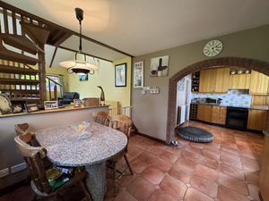 BREAKFAST/FAMILY/KITCHEN- click for photo gallery